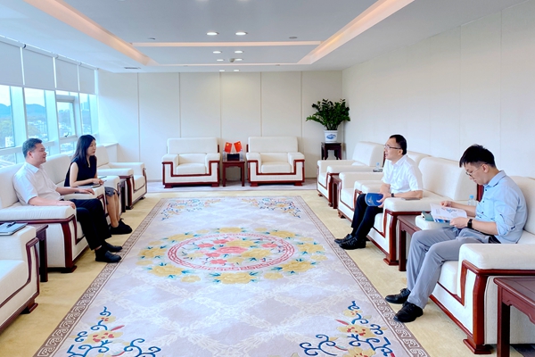 中小擔(dān)保與進出口銀行廣西分行、郵儲銀行廣西區(qū)分行洽談業(yè)務(wù)合作