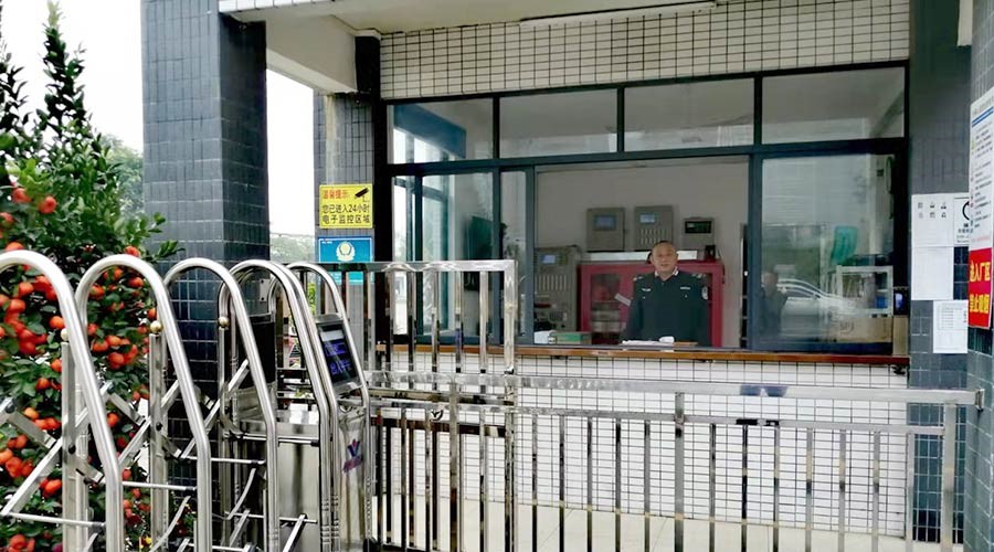 擔當與責任！金環(huán)電器保安春節(jié)堅守崗位